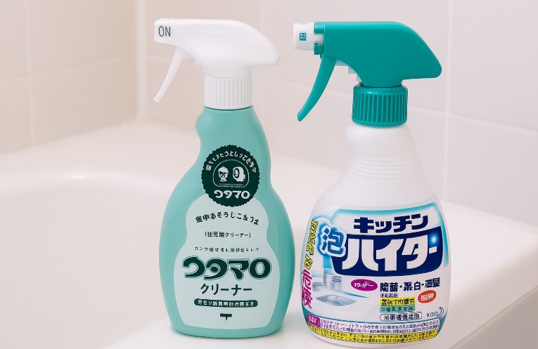 ウタマロとキッチンハイターで風呂掃除